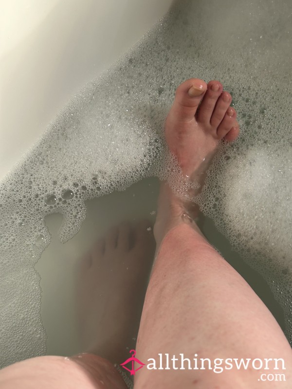 Splashing Feet In Bath. 1 Minute 30 Seconds