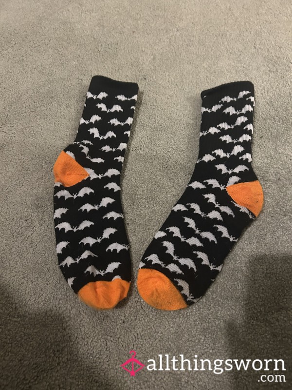 🦇 Sp**ky & Sweet – Halloween Bat Socks 🧡