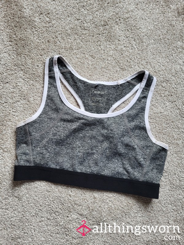 Sports Bra 🏋️‍♀️
