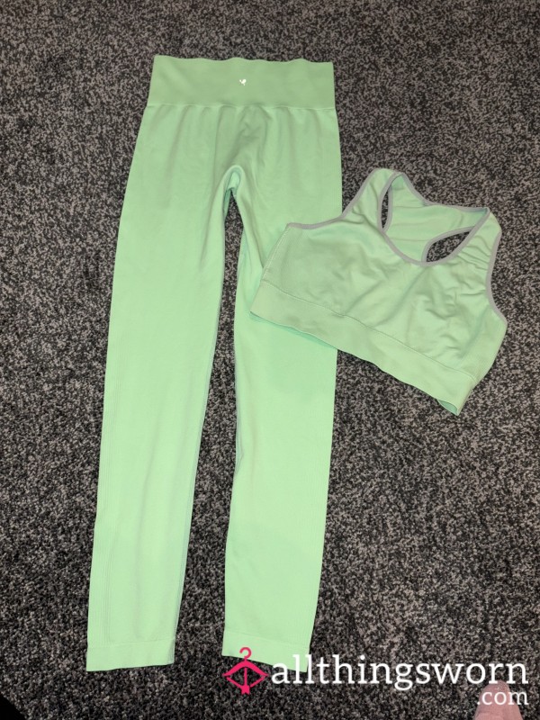 Sports Bra & Leggings
