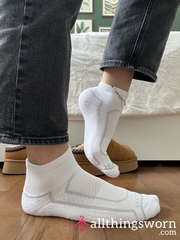 *Sold* Sporty Cotton Athletic White / Gray Socks 🥵 - 72H Sweaty Wear