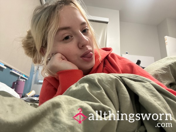 Spreading But Hole And Playing With It