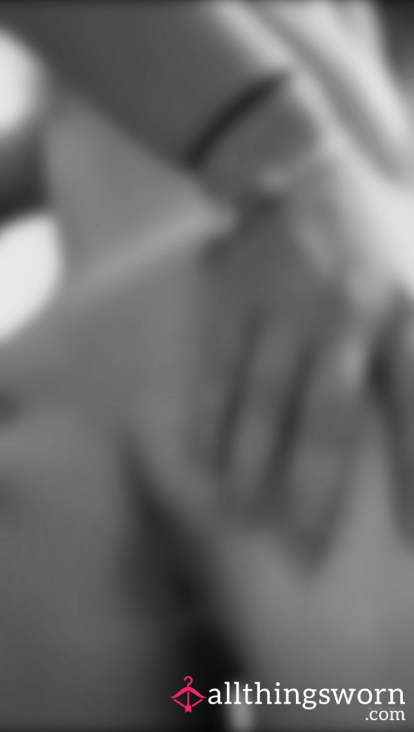 Spreading My Cheeks WIDE Open So You Can See My A**hole😋