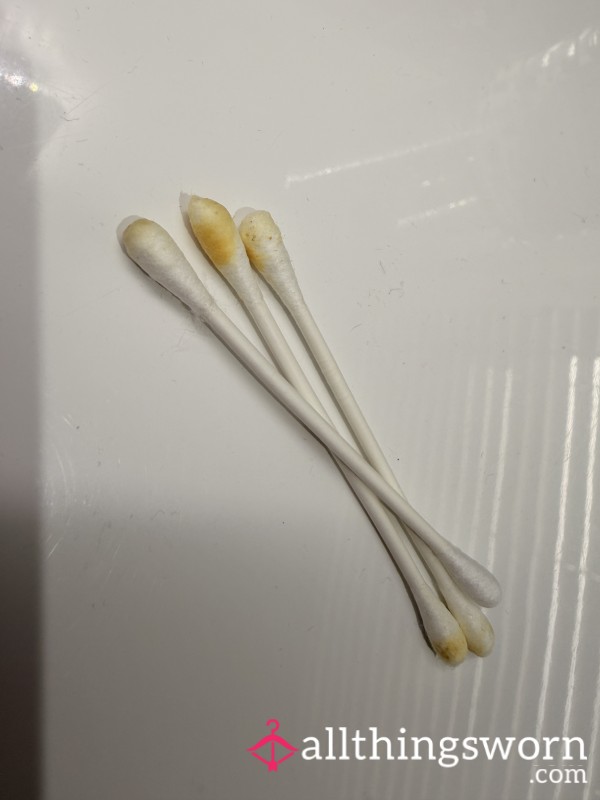 Used Earbuds - Lots Of Wax!