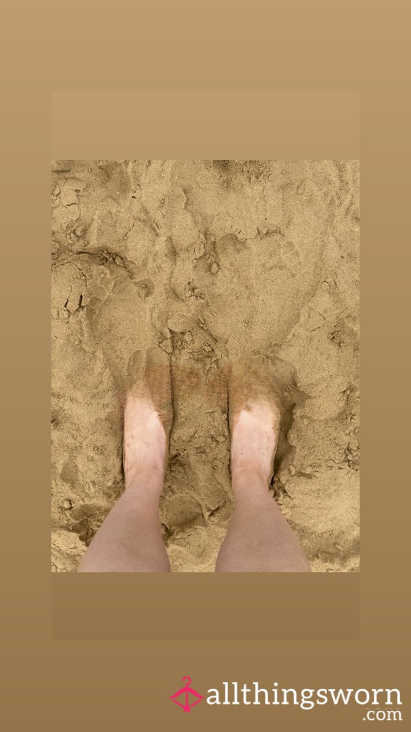 Squelching Sand In My Toes And Playing In The Water With My Feet 🦶