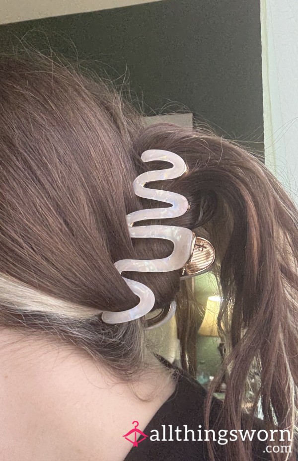 Squiggly Gold W “opal” Claw Clip