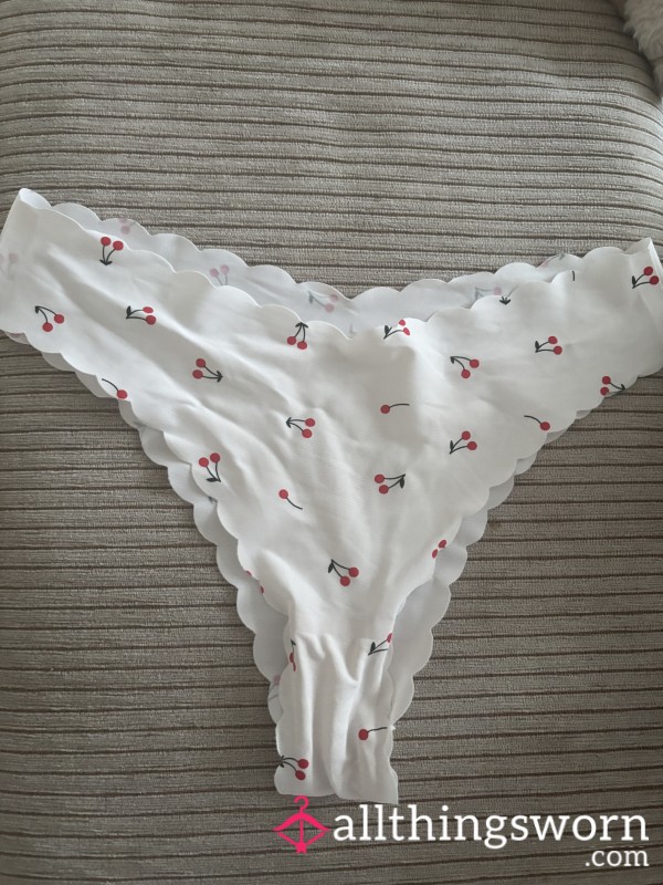 S**Y Cherry Thong Worn At A High Intensity Gym Session😩
