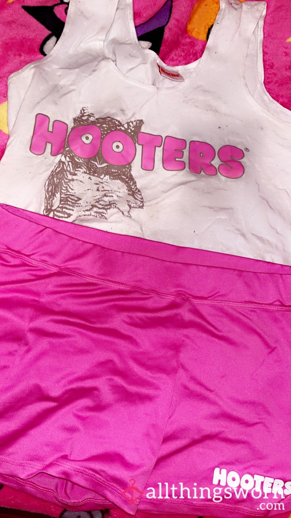 *stained* OFFICIAL Hooters Girl Pink And White Costume Cosplay 💋💖 (size Large To Extra Large) Complete Uniform! *can Be Washed If Requested To*