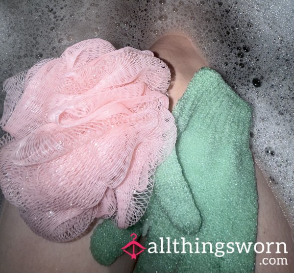 Sta**i’s Bath Bundle- Loofah & Exfoliating Glove 💕