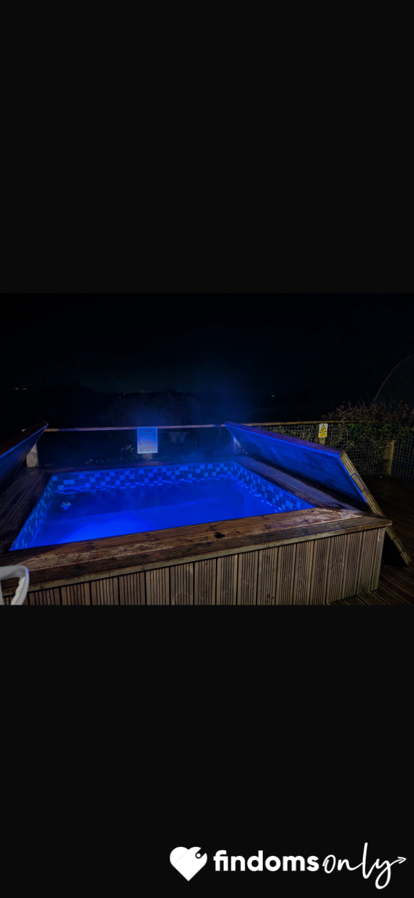 Steamy Hot Tub Pic