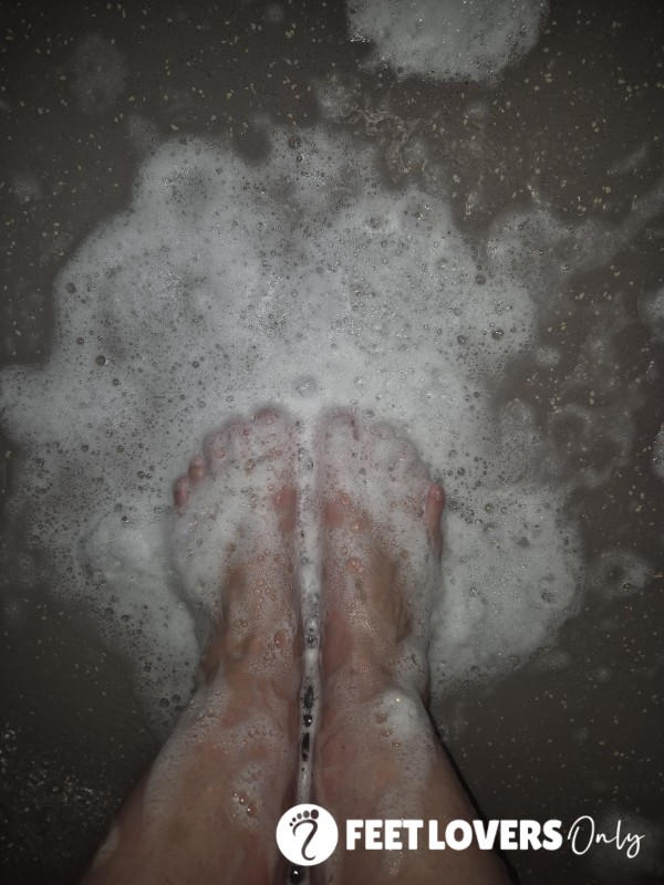 Steamy Shower Vibes And Slippery, Soapy Toes 😉