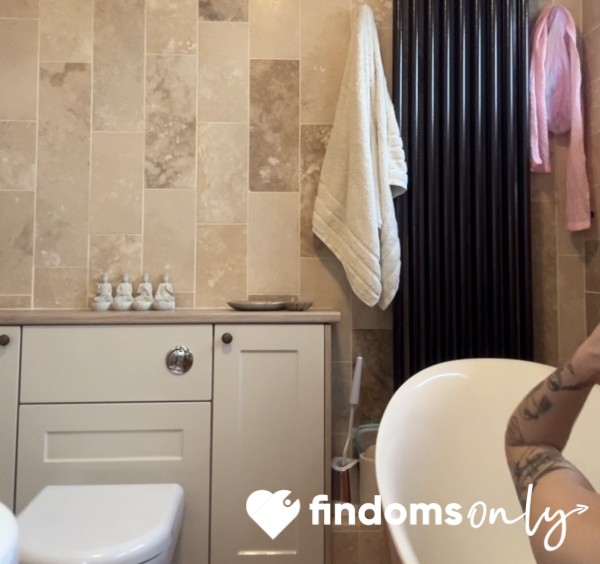 Stepping Out A Steamy Bath 🥵