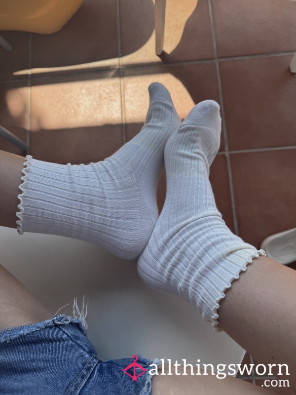 Stinkiest Sweatiest Frilly Socks!!🤍