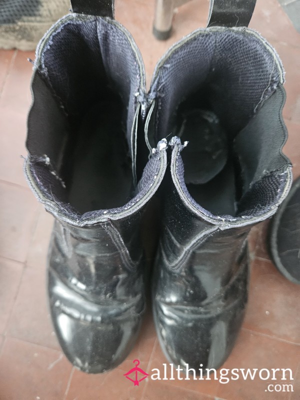 Stinking Black Boots