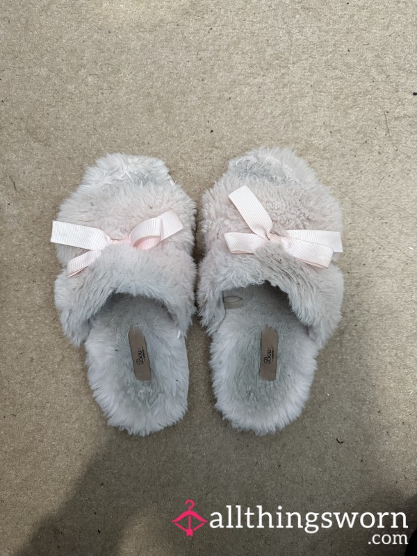 Stinky Bow Slippers