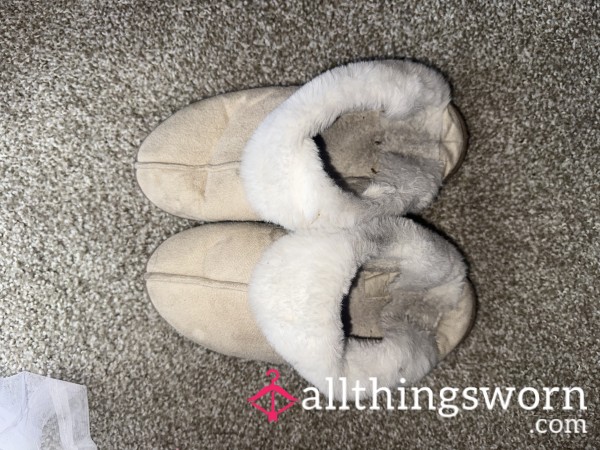 🧺Stinky Dirty House Slippers 🧺