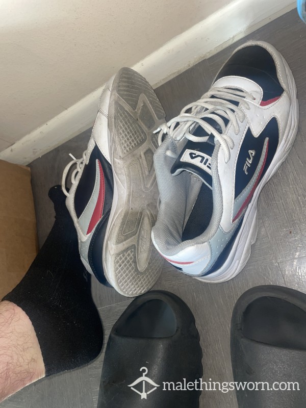 Stinky Florida Gym Running Shoes
