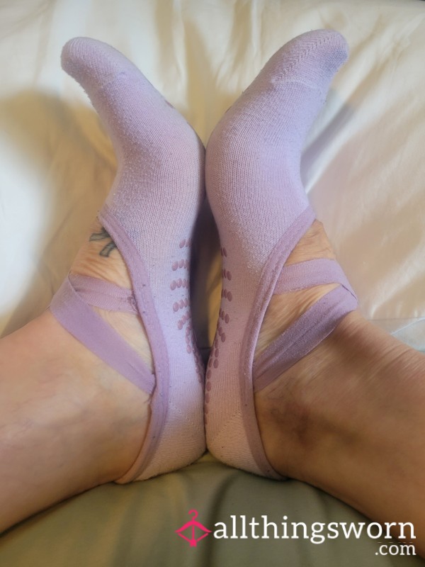 Stinky Gaiam Pilates/Yoga Grippy Socks: 5+ Years Old