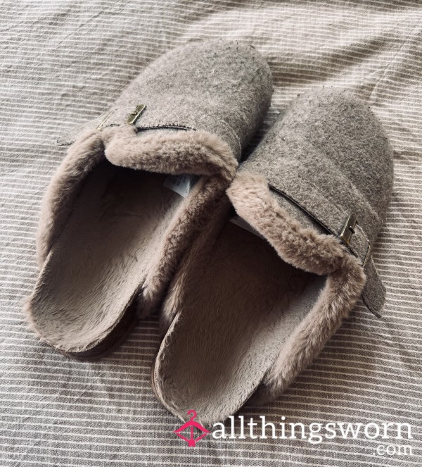 Stinky Mule Slippers UK Size 5-6- Well Worn!