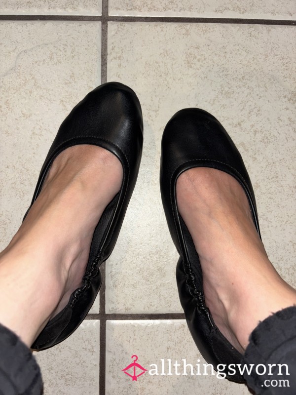 Stinky Old, Black Ballet Flats