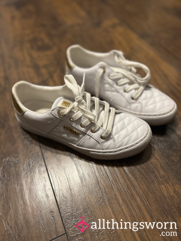Stinky Old White Guess Sneakers 👟