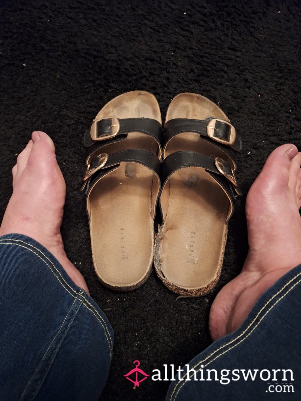 Stinky Sandles