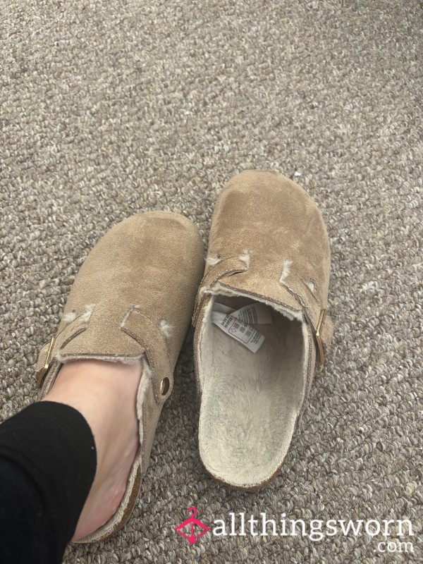 Stinky Size 3 Slippers