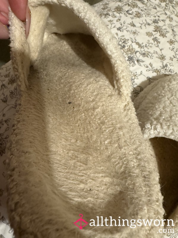 Stinky Slippers – Soaked In Scent, Worn To Perfection