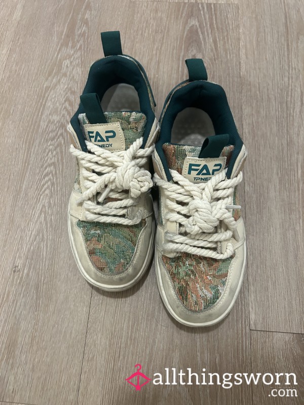 👟Stinky Sneakers 👟
