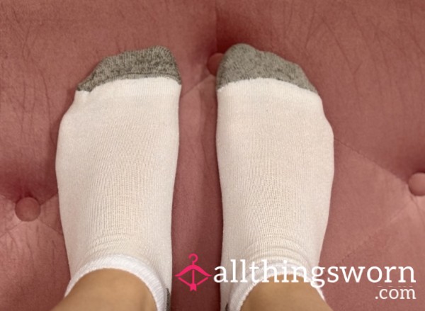 STINKY SWEATY WHITE SPORT SOCKS