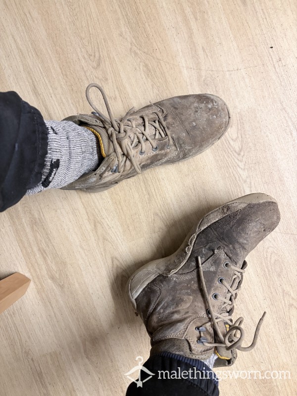 Stinky Trade Boots 😈