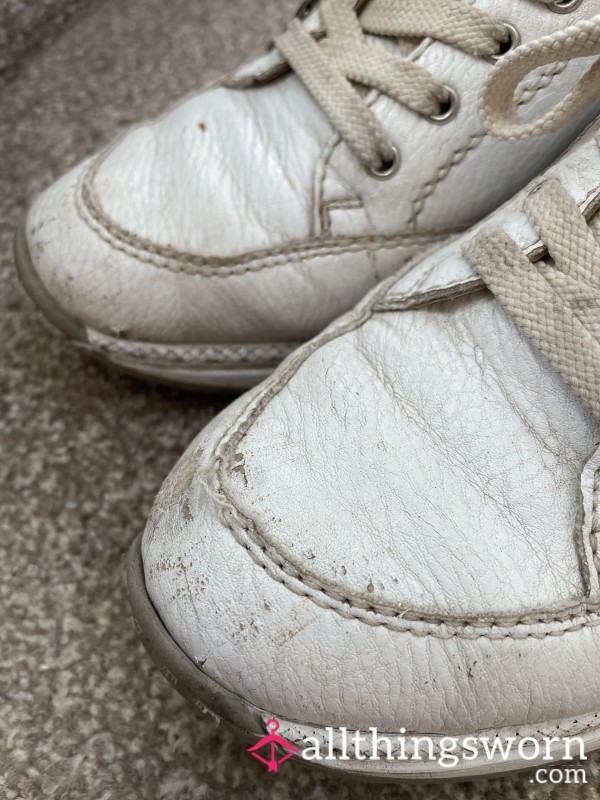 Stinky Trainers