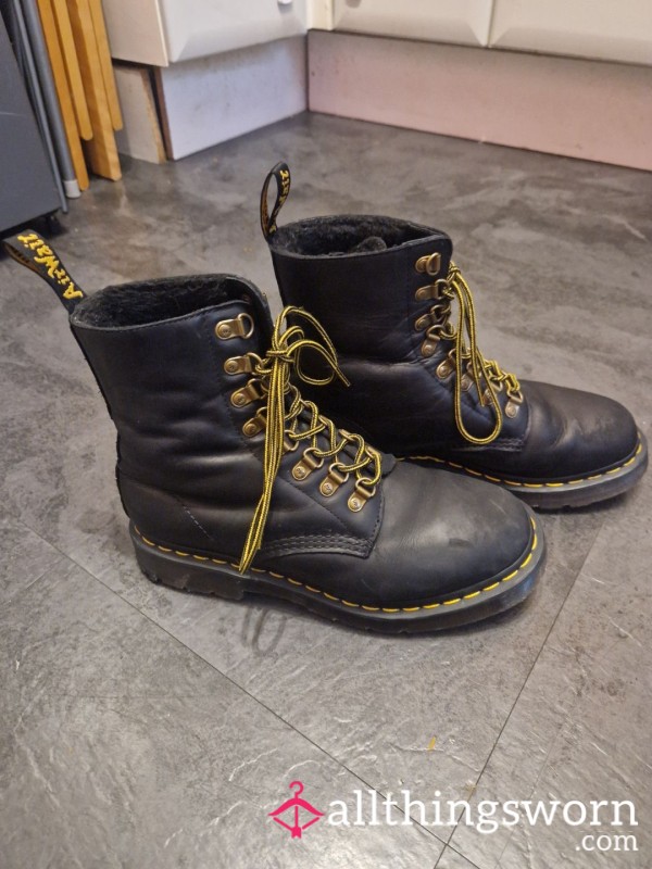 Stinky Well Worn Fluffy Doc Martins🌶️🖤