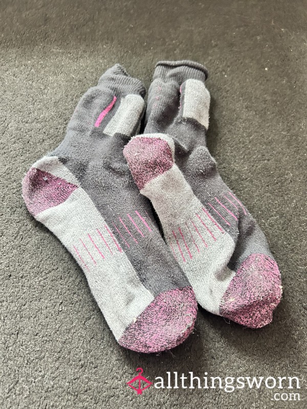 Stinky Work Socks 🧦 😨😷