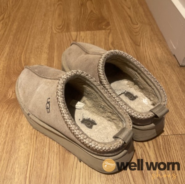 Stinky Worn Dirty Uggs Size 4.5