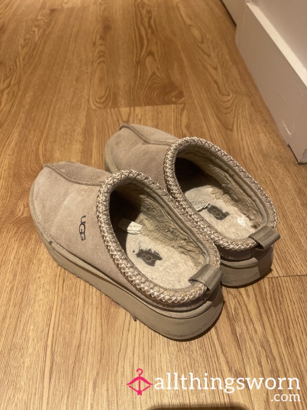 Stinky Worn Uggs Size 4.5 (HALF PRICE!) WELCOME BACK DEAL!