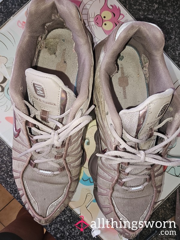 Stinky Wrecked Old Nike Shox