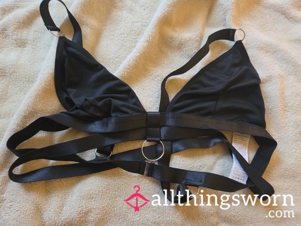 Strappy Black Bra With Metal Rings Size Extra Large