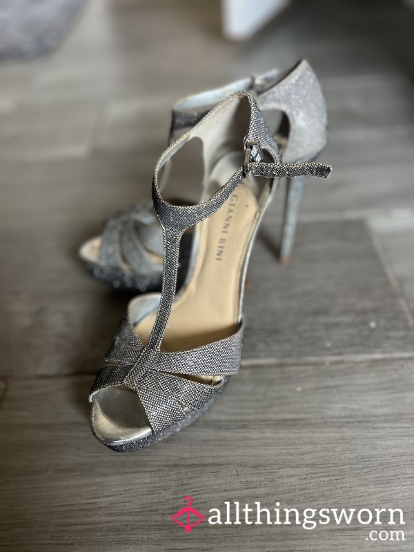 Strappy Silver Heels 🩶🩶🩶