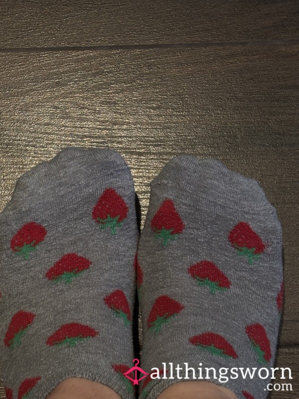 Strawberry Cozy Girl Socks – Childhood Memories