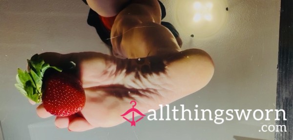 Strawberry Cush Under Gla** View Feet Soles