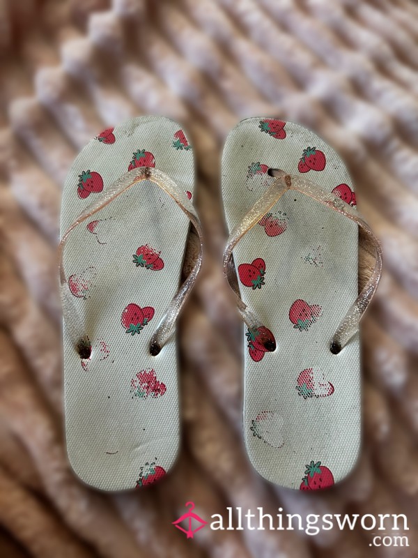 Strawberry Flip-Flops 🍓