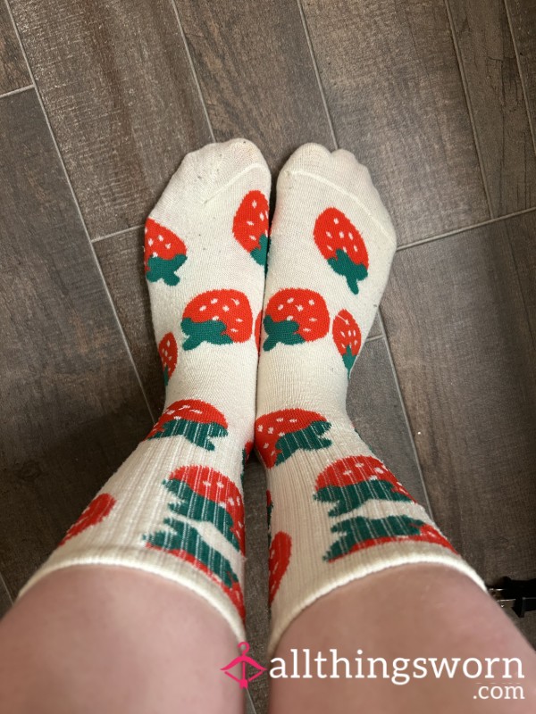 Strawberry Socks 🍓💞