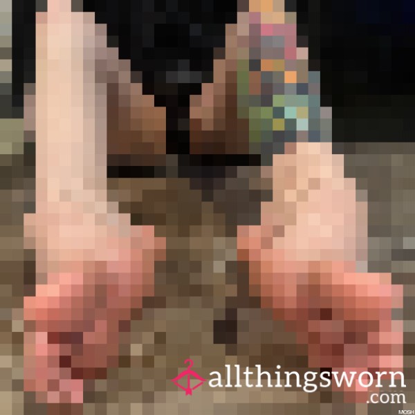 Stretched Toes P**king Panty