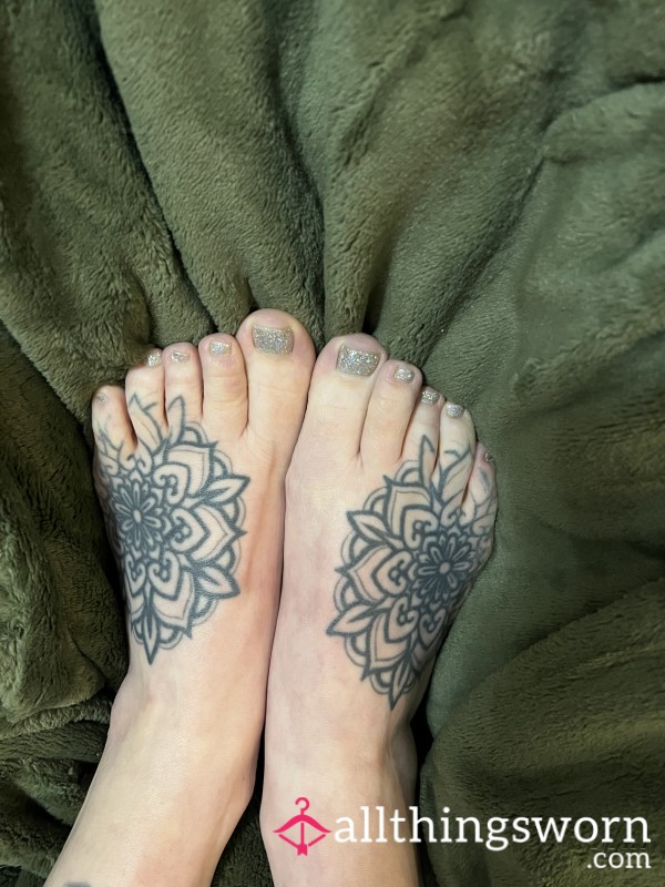 Stretching Out My Cute Toes After A Long Day 🌸