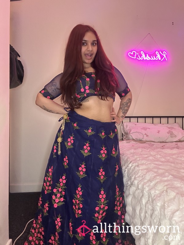 Strip Tease In Indian Clothes 🤭😋