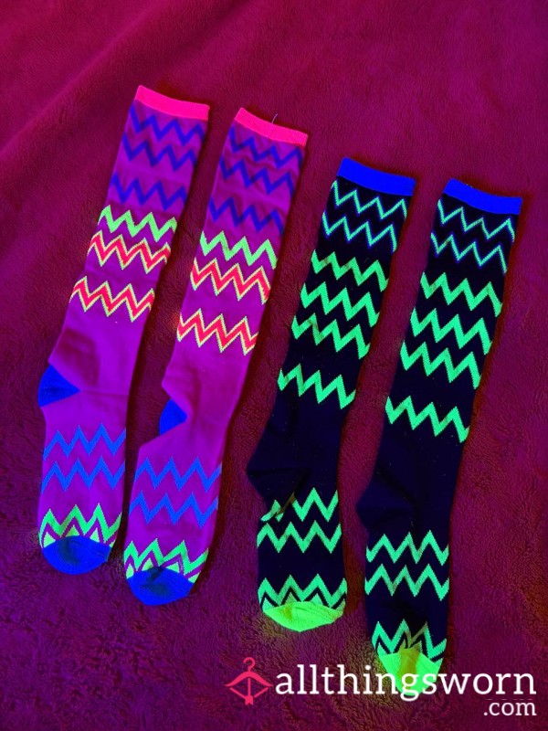 STRIPED NEON KNEE HIGH SOCKS 🌟