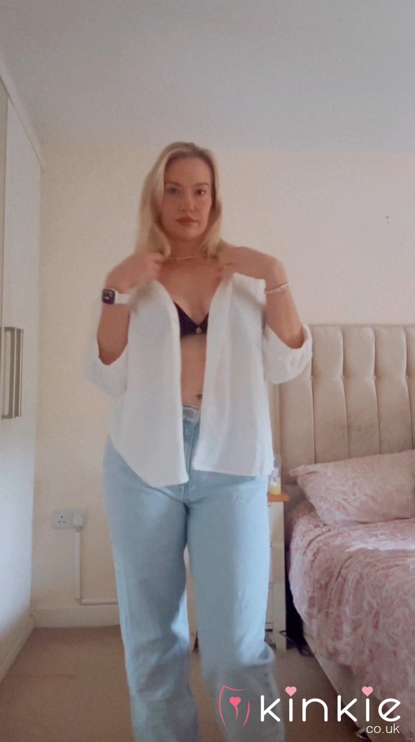 Stripping To My Underwear & Oiling My B**bs