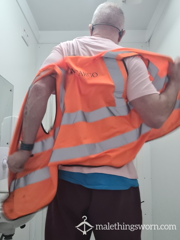 Striptease In The Work Toilet - No Nudity