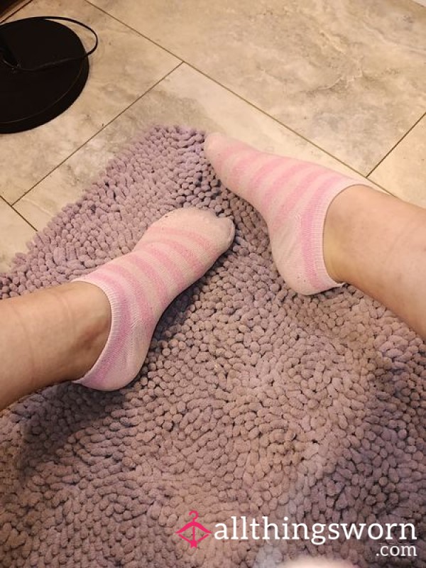 Strong Corn Chip Smell Pink Ankle Socks